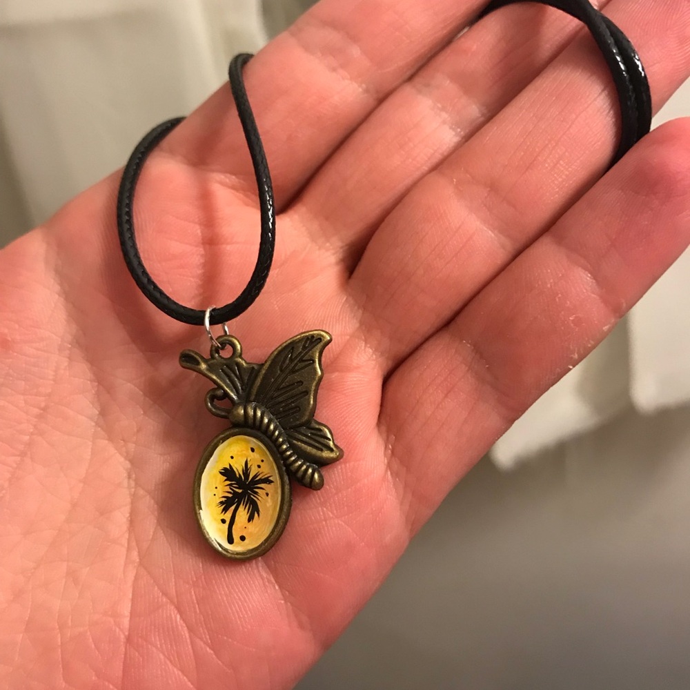 Palm tree necklace